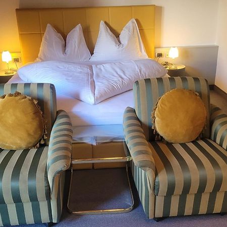 Hotel Schoenbrunn Merano Bagian luar foto